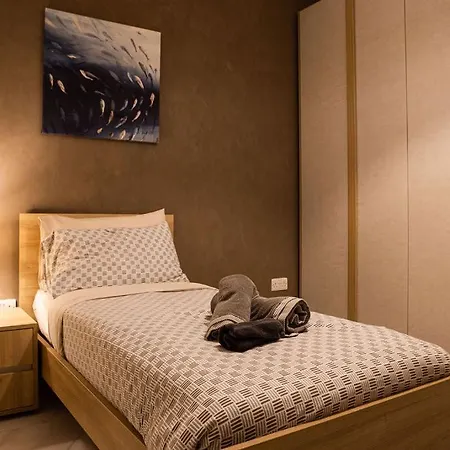 Modern - - Close To - 5 Star Rating