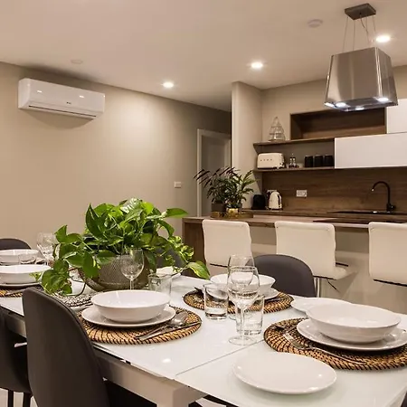 Modern - - Close To - 5 Star Rating St. Paul's Bay