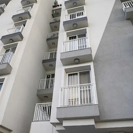Modern - - Close To - 5 Star Rating Apartmán