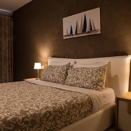 Modern - - Close To - 5 Star Rating Apartmán