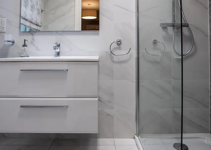 Modern - - Close To - 5 Star Rating * San Pawl il-Baħar