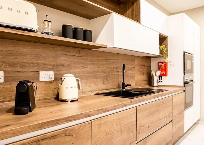 Modern - - Close To - 5 Star Rating Apartamento St Paul's Bay