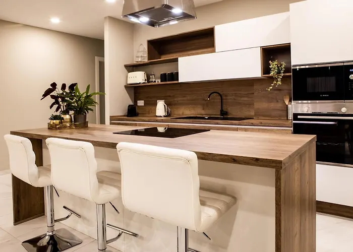 Modern - - Close To - 5 Star Rating St Paul's Bay