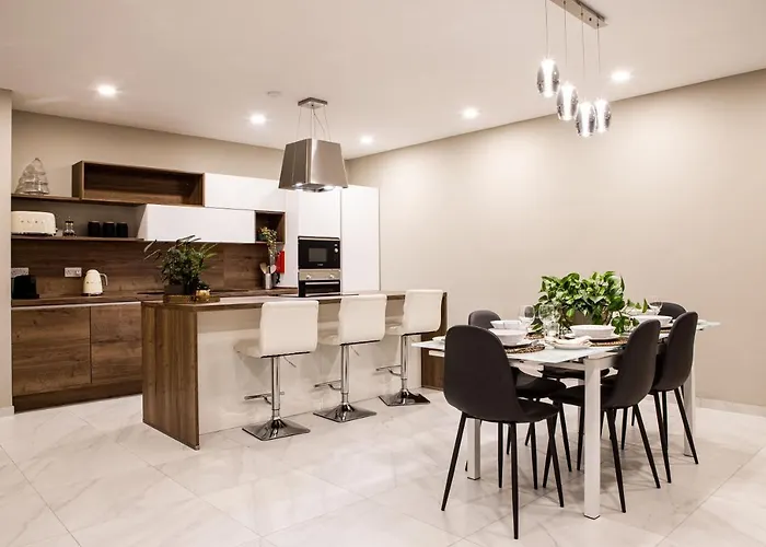 Modern - - Close To - 5 Star Rating