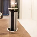 Modern - - Close To - 5 Star Rating *