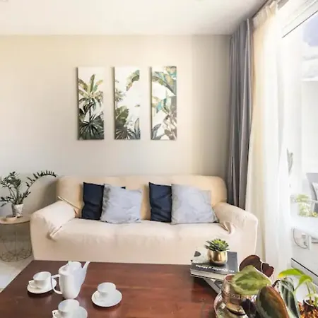 Апартаменты Modern - - Close To - 5 Star Rating